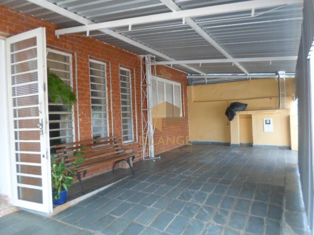 Casa à venda com 2 quartos, 180m² - Foto 1